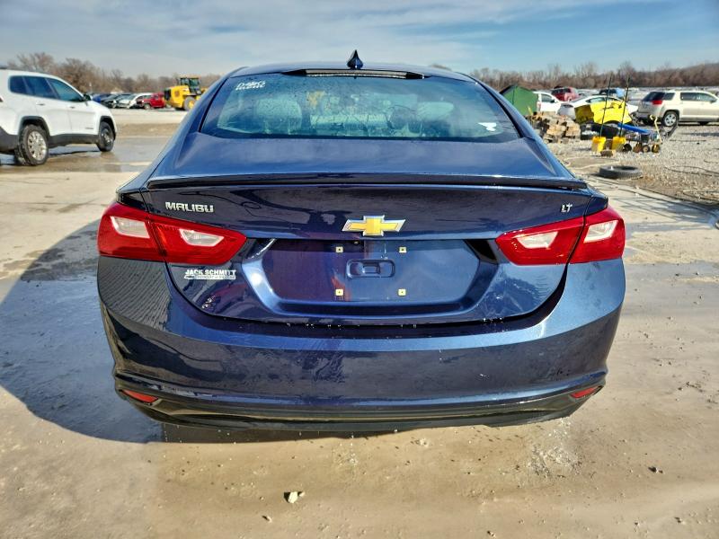 Photo 6 from auction – 2018 CHEVROLET MALIBU LT with VIN 1G1ZD5ST0JF254864