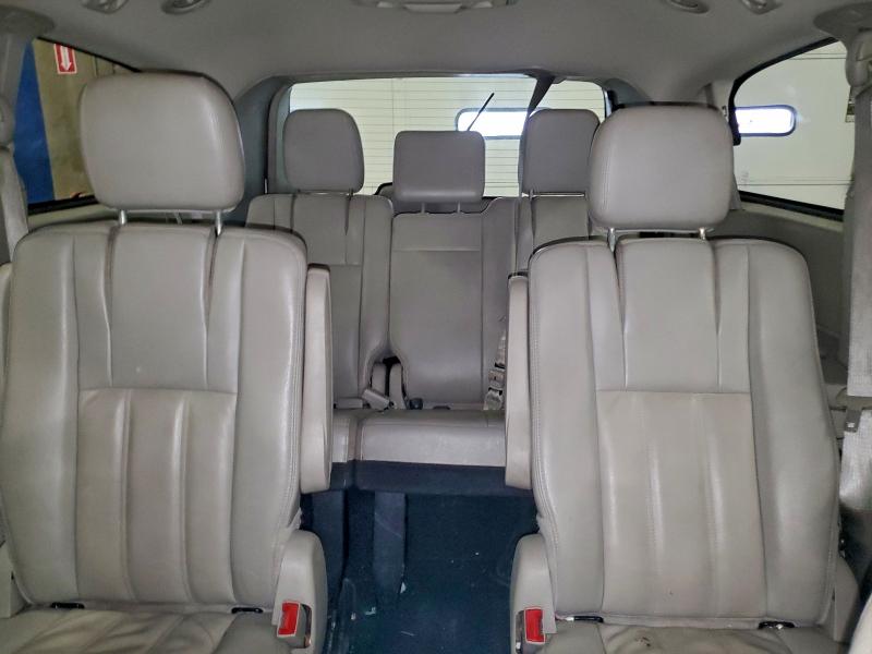 Photo 10 from auction – 2013 CHRYSLER TOWN & COU with VIN 2C4RC1BG4DR705393