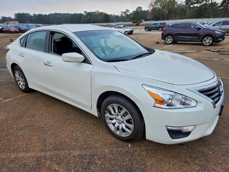 Photo 4 from auction – 2015 NISSAN ALTIMA 2.5 with VIN 1N4AL3AP0FN867862