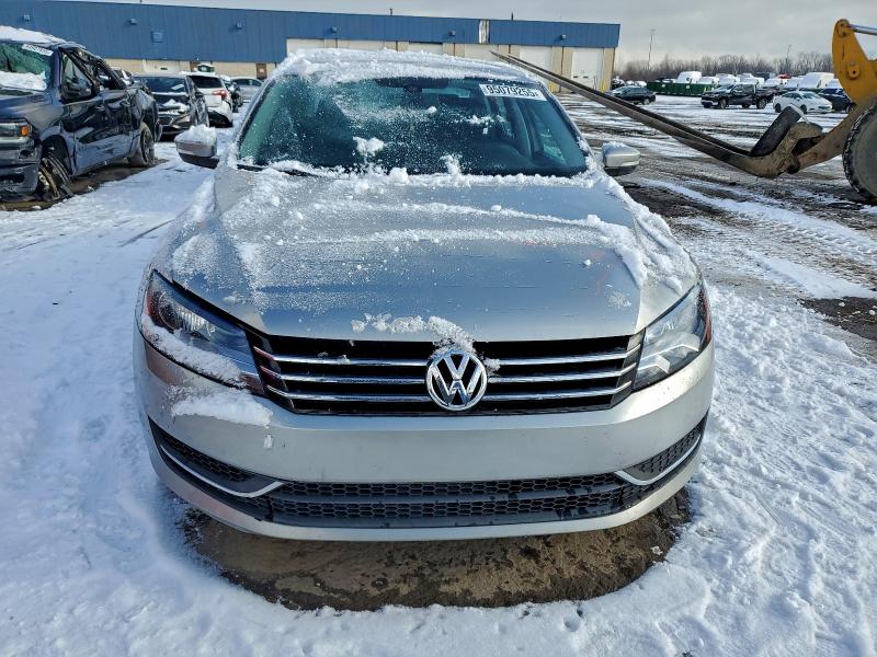 Photo 5 from auction – 2014 VOLKSWAGEN PASSAT S with VIN 1VWAT7A3XEC094873