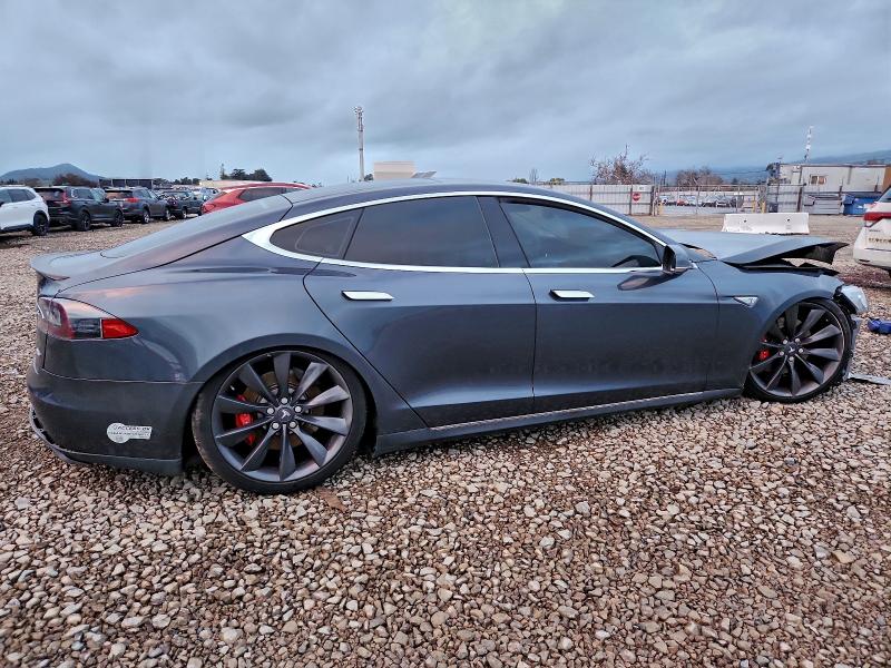 Photo 3 from auction – 2014 TESLA MODEL S with VIN 5YJSA1H13EFP48002