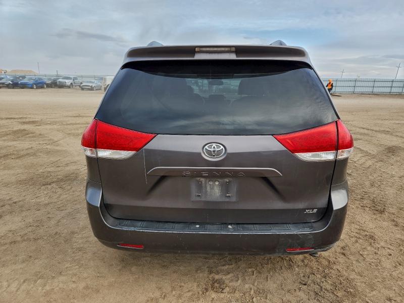 Photo 6 from auction – 2013 TOYOTA SIENNA XLE with VIN 5TDYK3DC9DS293662