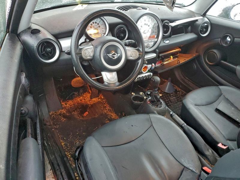 Photo 8 from auction – 2009 MINI COOPER CLU with VIN WMWML335X9TX36048