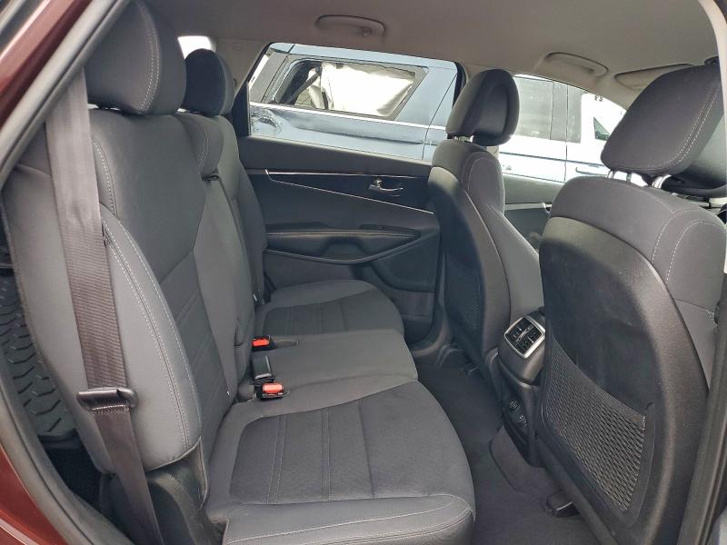Photo 11 from auction – 2016 KIA SORENTO LX with VIN 5XYPGDA33GG169427