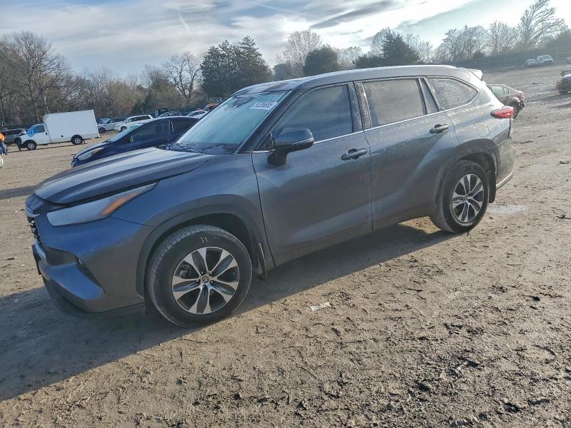 TOYOTA HIGHLANDER 2020 with VIN 5TDHZRBH4LS035819 - Photo from auction