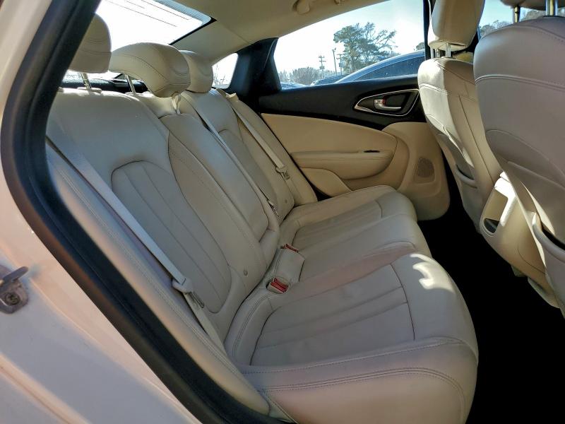 Photo 10 from auction – 2016 CHRYSLER 200 LIMITE with VIN 1C3CCCAB1GN192620