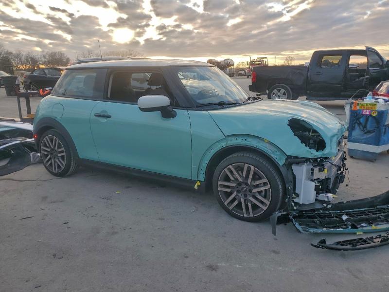 Photo 4 from auction – 2025 MINI COOPER with VIN WMW23GD04S2W16758