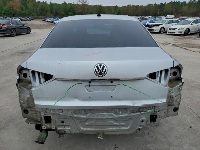 Photo 6 from auction – 2016 VOLKSWAGEN PASSAT SE with VIN 1VWBS7A37GC015993