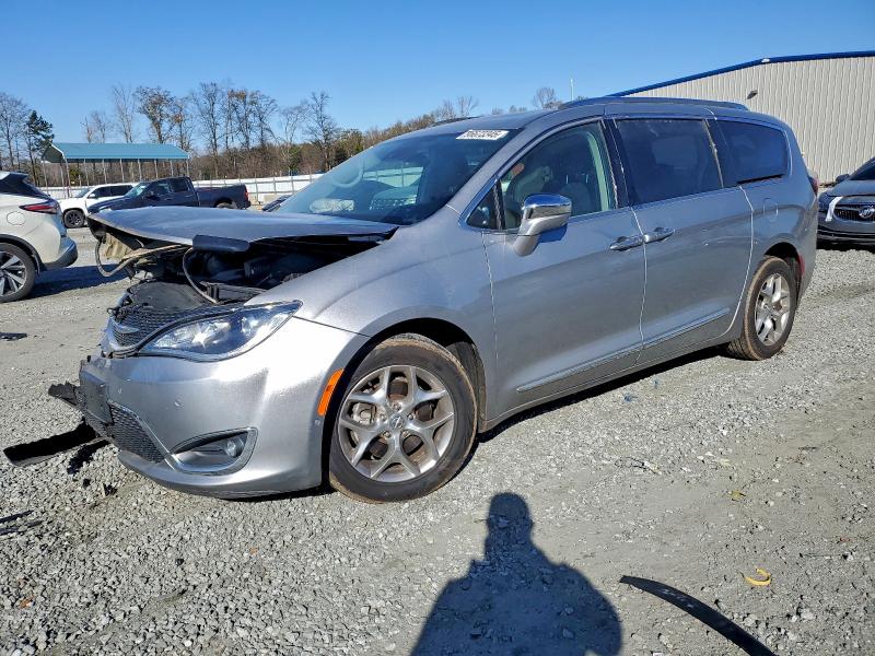 CHRYSLER PACIFICA L 2018 with VIN 2C4RC1GGXJR226173 - Photo from auction