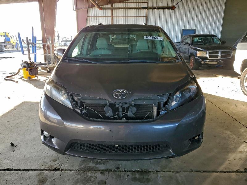 Photo 5 from auction – 2011 TOYOTA SIENNA XLE with VIN 5TDYK3DCXBS063206
