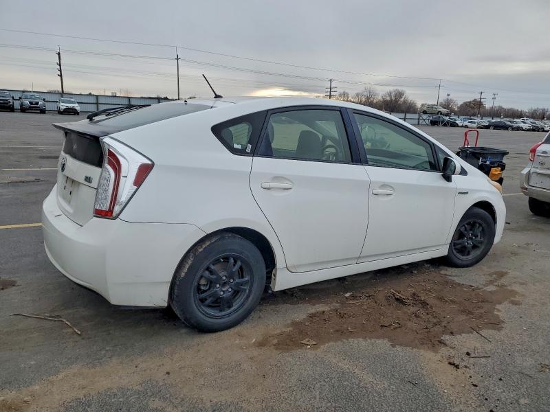 Photo 3 from auction – 2013 TOYOTA PRIUS with VIN JTDKN3DU5D5635118