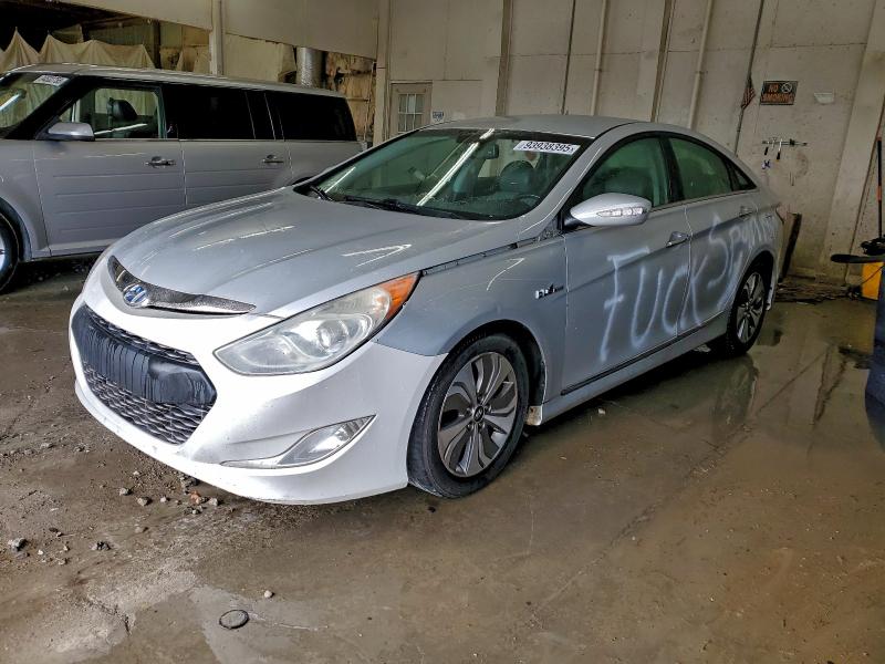 HYUNDAI SONATA HYB 2015 with VIN KMHEC4A46FA130773 - Photo from auction