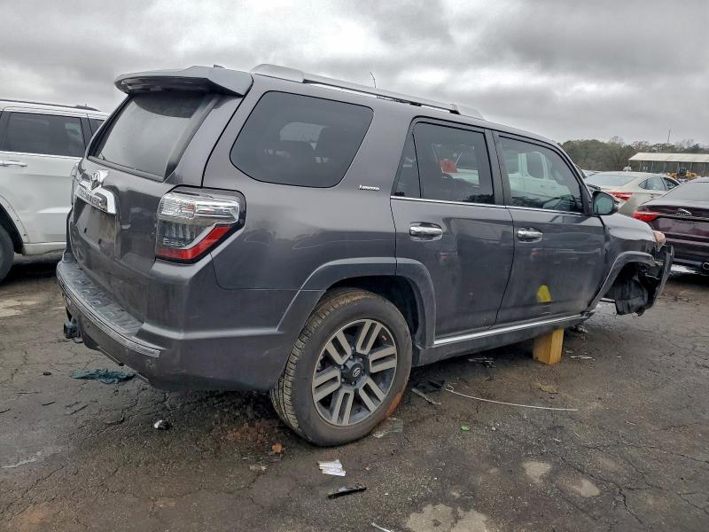 Photo 3 from auction – 2018 TOYOTA 4RUNNER SR with VIN JTEBU5JR0J5498515