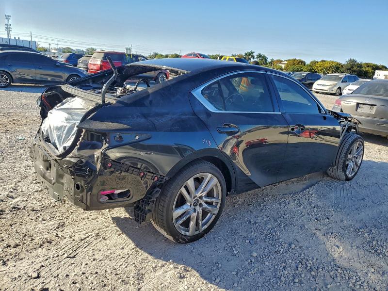 صورة رقم 3 من المزاد - 2022 LEXUS IS 300 مع VIN JTHAA1D24N5122808