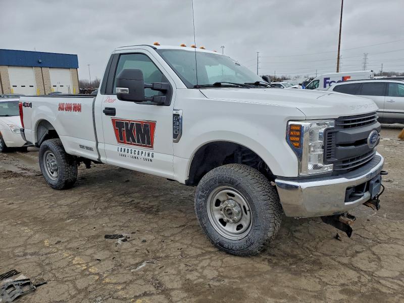 Photo 4 from auction – 2019 FORD F350 SUPER with VIN 1FTRF3B67KEC84399