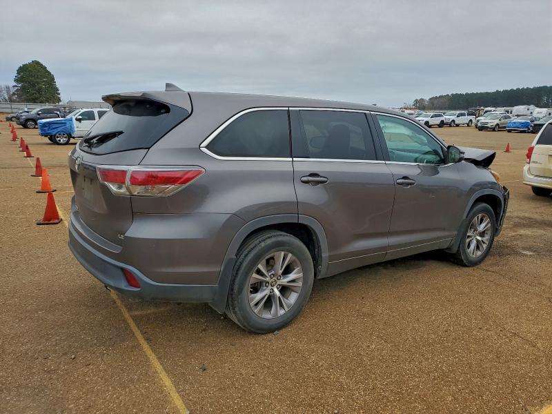 Photo 3 from auction – 2016 TOYOTA HIGHLANDER with VIN 5TDZKRFH7GS134949
