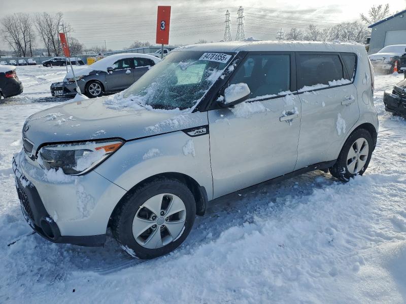 KIA SOUL 2015 with VIN KNDJN2A25F7813528 - Photo from auction