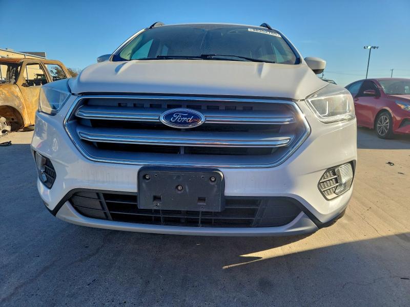 Photo 5 from auction – 2017 FORD ESCAPE SE with VIN 1FMCU0GD0HUD19554