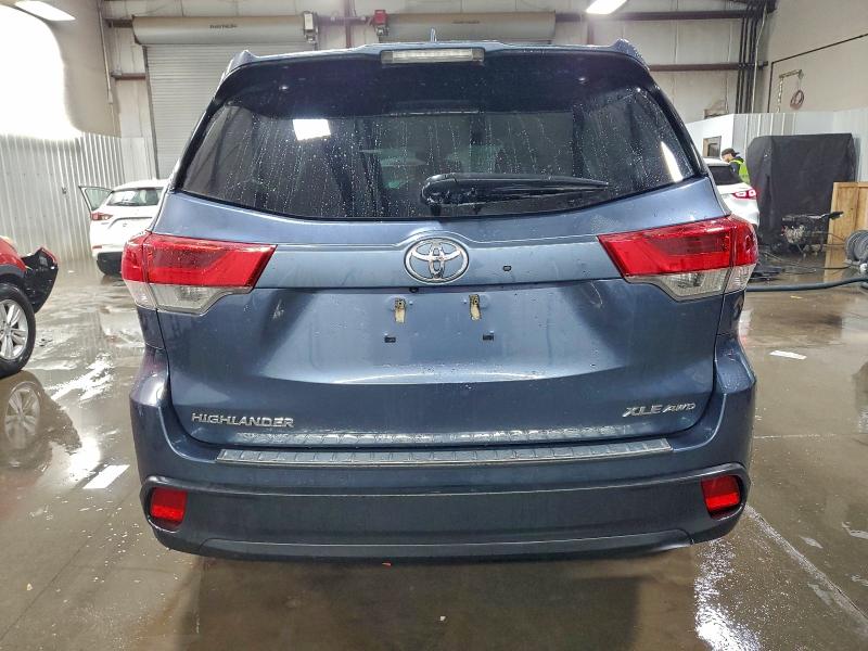 Foto 6 de la subasta – 2018 TOYOTA HIGHLANDER con VIN 5TDJZRFH2JS817979