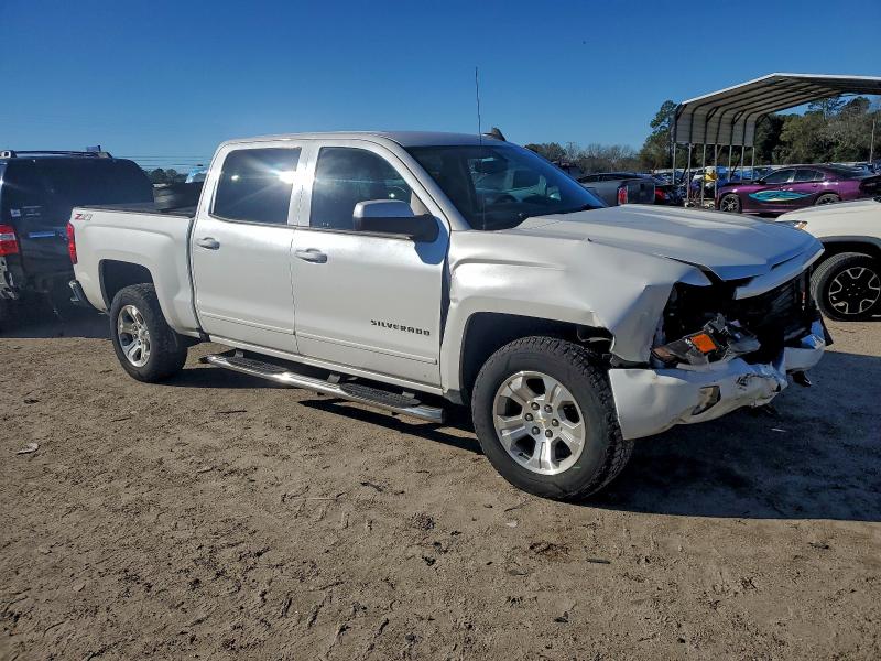 Photo 4 from auction – 2018 CHEVROLET SILVERADO with VIN 3GCUKREC1JG521602