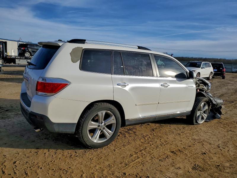 Photo 3 from auction – 2011 TOYOTA HIGHLANDER with VIN 5TDYK3EH5BS033766
