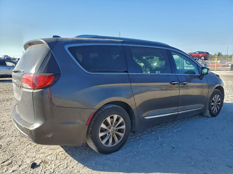 Photo 3 from auction – 2018 CHRYSLER PACIFICA T with VIN 2C4RC1BG3JR272855