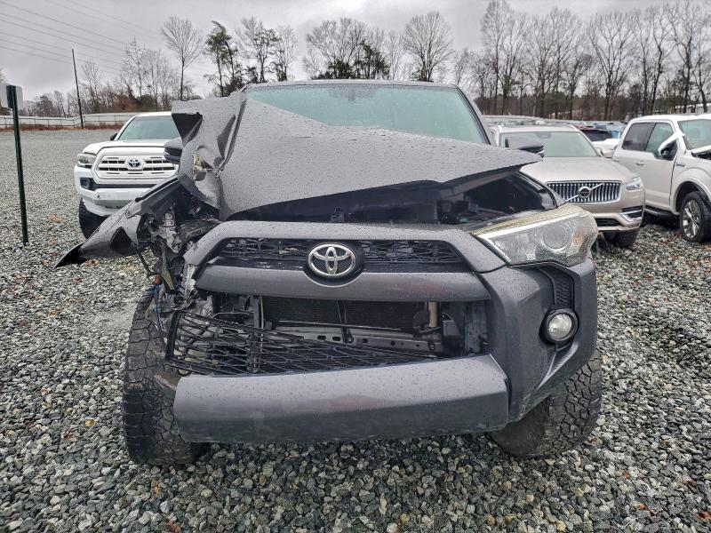 Photo 5 from auction – 2015 TOYOTA 4RUNNER SR with VIN JTEBU5JR5F5249764