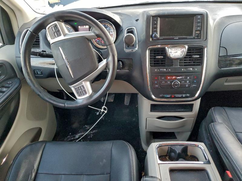 Photo 8 from auction – 2014 CHRYSLER TOWN & COU with VIN 2C4RC1BG0ER316641