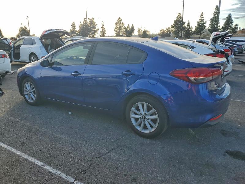 Zdjęcie 2 z aukcji – 2017 KIA FORTE LX z VIN 3KPFL4A76HE072120