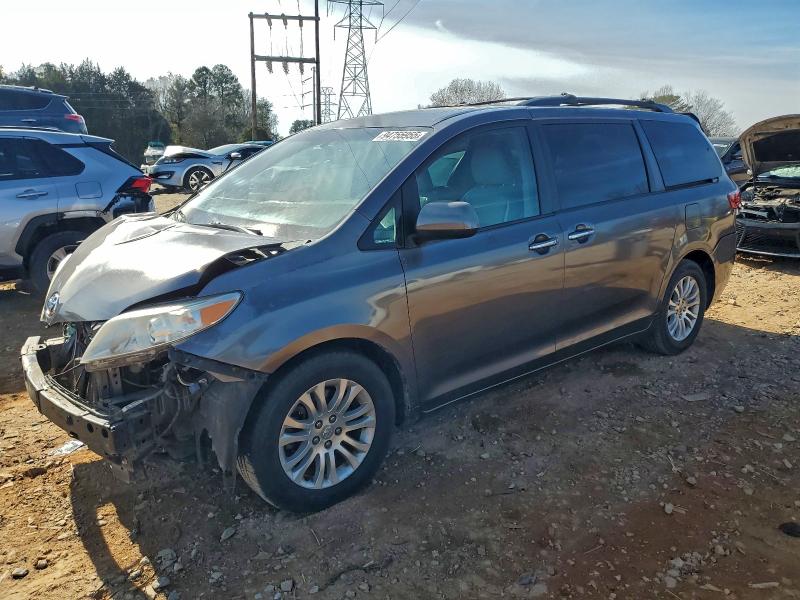 TOYOTA SIENNA XLE 2015 with VIN 5TDYK3DC4FS532876 - Photo from auction