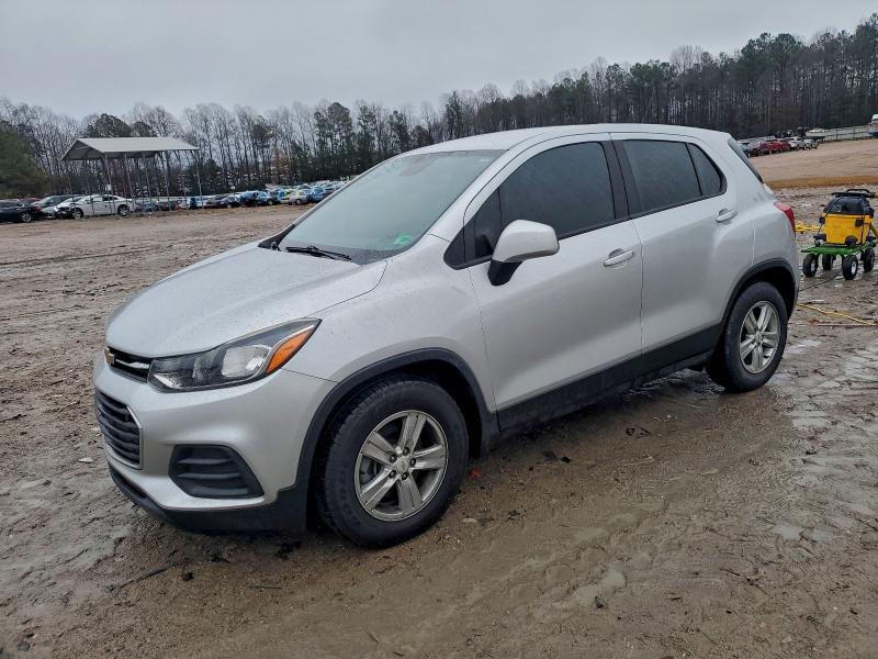 CHEVROLET TRAX LS 2020 with VIN KL7CJKSB3LB339345 - Photo from auction