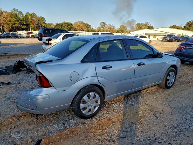 Photo 3 from auction – 2005 FORD FOCUS ZX4 with VIN 1FAFP34N75W140862