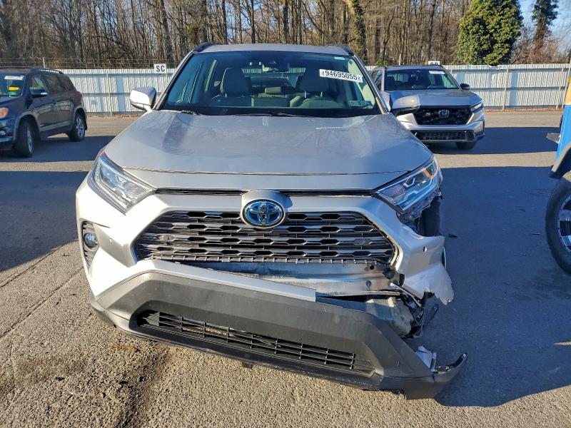 Photo 5 from auction – 2019 TOYOTA RAV4 LIMIT with VIN 2T3DWRFV1KW030758