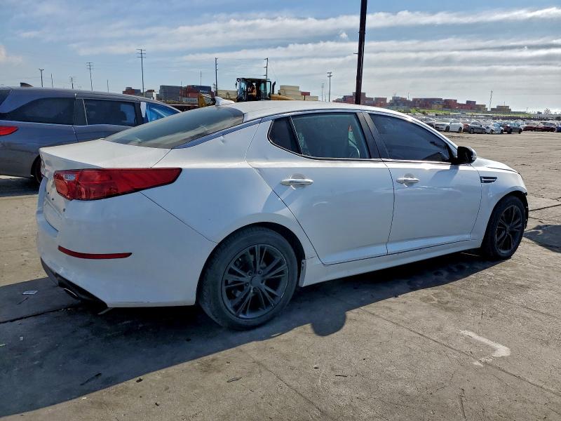Фото 3 с аукциона – 2015 KIA OPTIMA LX с VIN KNAGM4A70F5663454