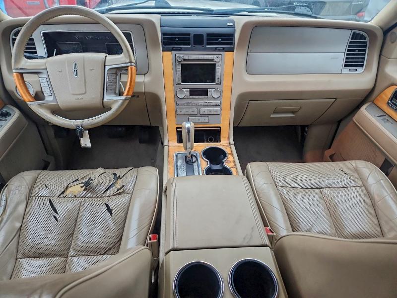 Photo 8 from auction – 2008 LINCOLN NAVIGATOR with VIN 5LMFL28588LJ12237
