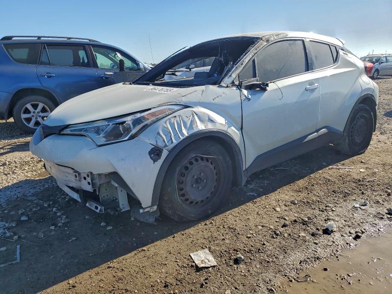 TOYOTA C-HR XLE 2019 with VIN NMTKHMBX8KR097529 - Photo from auction