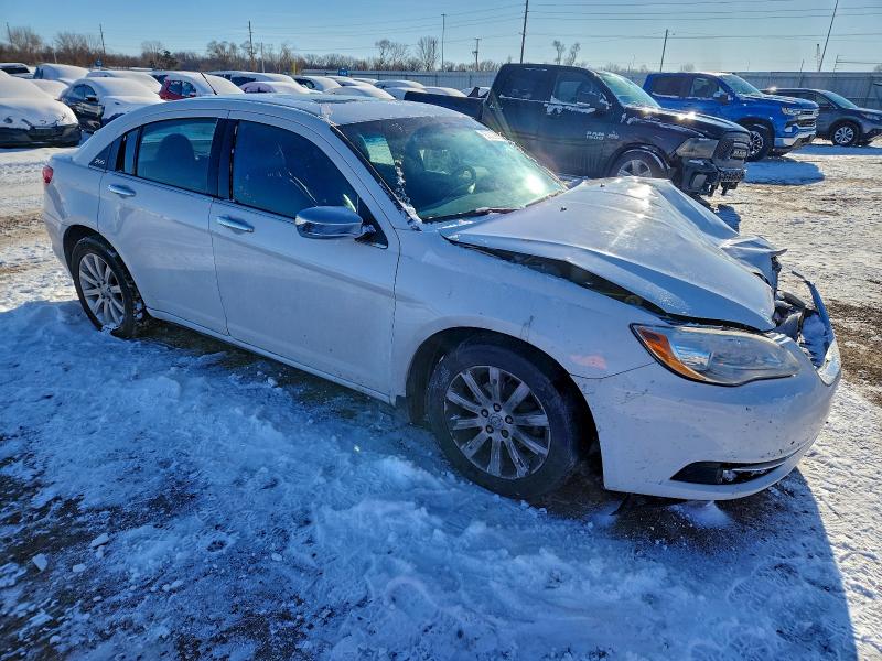 Photo 4 from auction – 2013 CHRYSLER 200 LIMITE with VIN 1C3CCBCG1DN633466