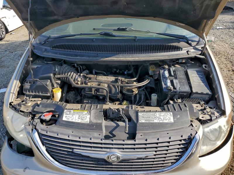 Photo 12 from auction – 2002 CHRYSLER TOWN & COUNTRY with VIN 2C8GP343X2R627408