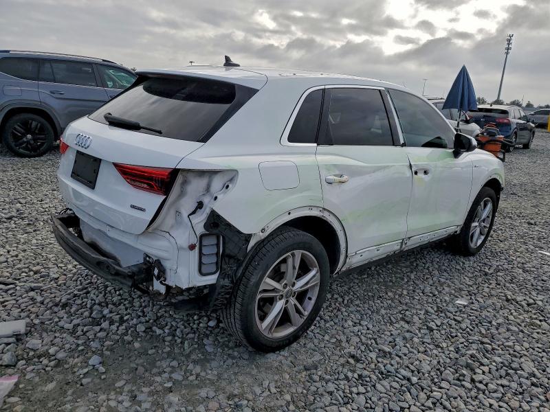 Photo 3 from auction – 2020 AUDI Q3 PREMIUM with VIN WA1DECF32L1058271