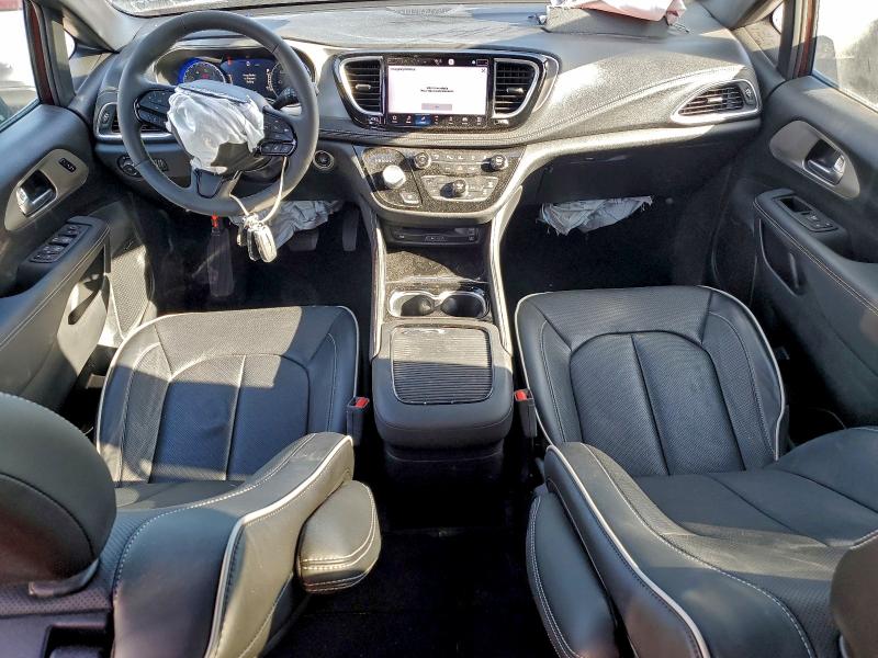 Photo 8 from auction – 2023 CHRYSLER PACIFICA L with VIN 2C4RC1GG9PR613855