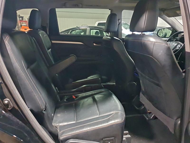 Photo 11 from auction – 2016 TOYOTA HIGHLANDER with VIN 5TDJKRFH8GS228691