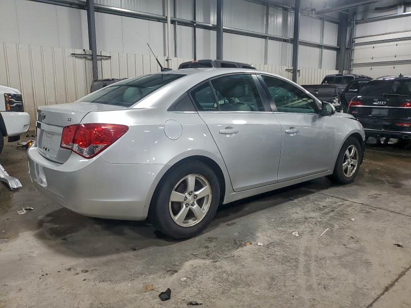 Photo 3 from auction – 2014 CHEVROLET CRUZE with VIN 1G1PC5SB4E7300116