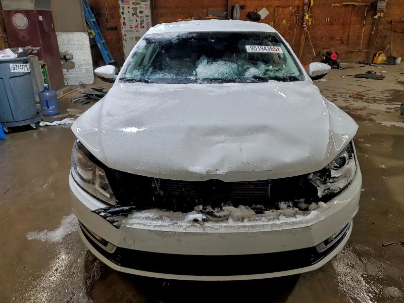 Photo 5 from auction – 2016 VOLKSWAGEN CC BASE with VIN WVWBN7AN4GE505422