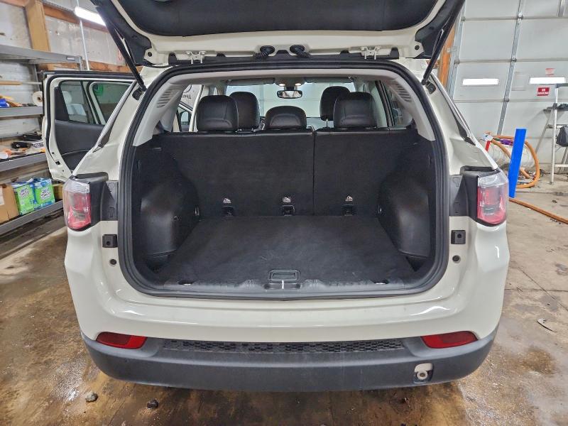 Photo 6 from auction – 2018 JEEP COMPASS LA with VIN 3C4NJDBB4JT402178