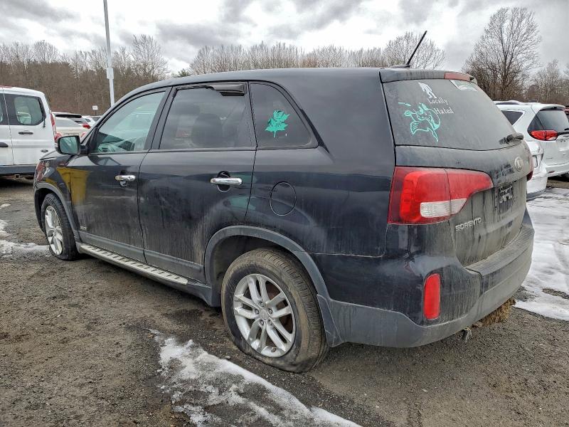 Photo 2 from auction – 2015 KIA SORENTO with VIN 5XYKTCA66FG607656