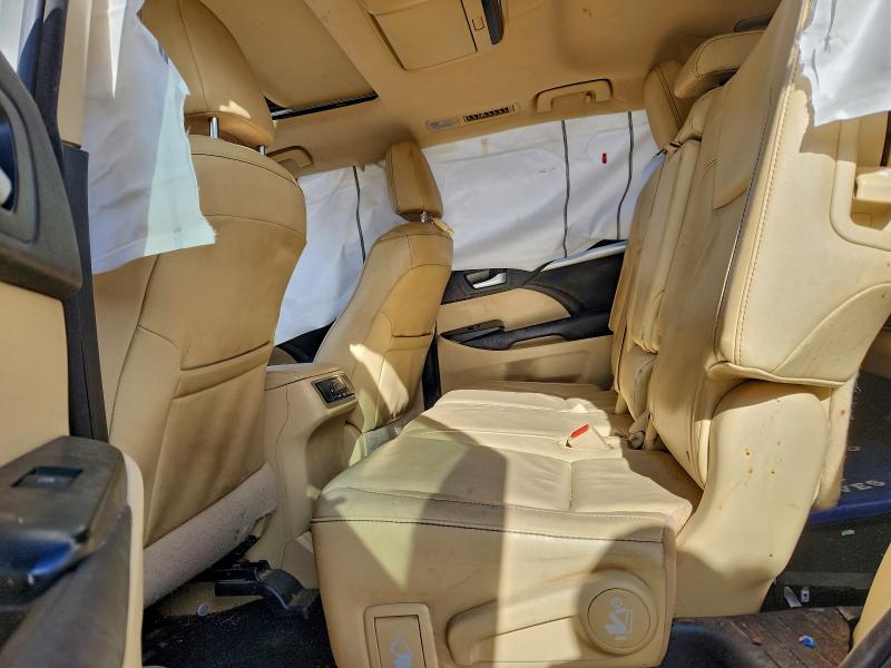 Photo 11 from auction – 2016 TOYOTA HIGHLANDER with VIN 5TDJKRFH9GS278256