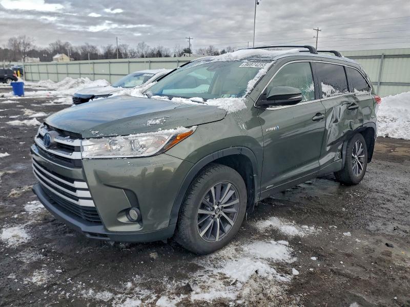 TOYOTA HIGHLANDER 2017 with VIN 5TDJGRFH4HS029799 - Photo from auction