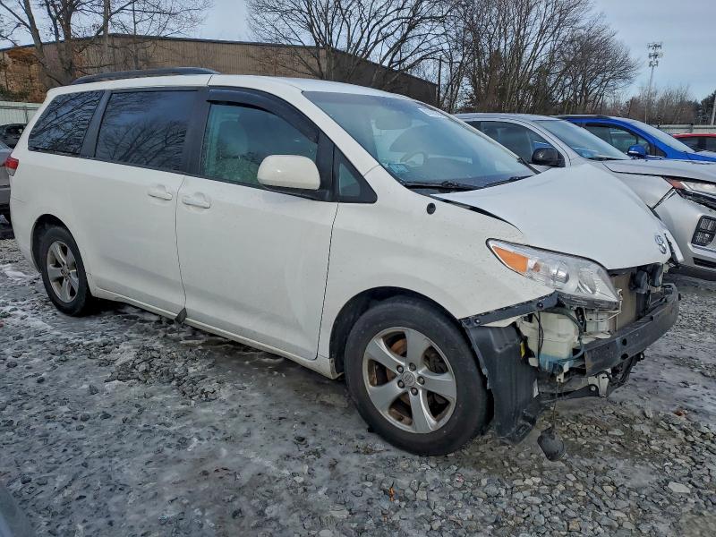 Photo 4 from auction – 2011 TOYOTA SIENNA LE with VIN 5TDKK3DC1BS150434