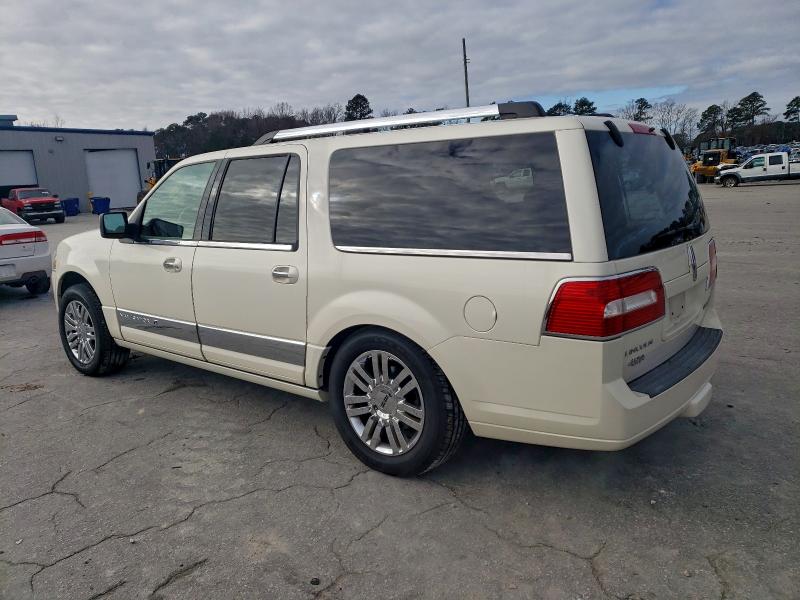 Photo 2 from auction – 2008 LINCOLN NAVIGATOR with VIN 5LMFL275X8LJ01922