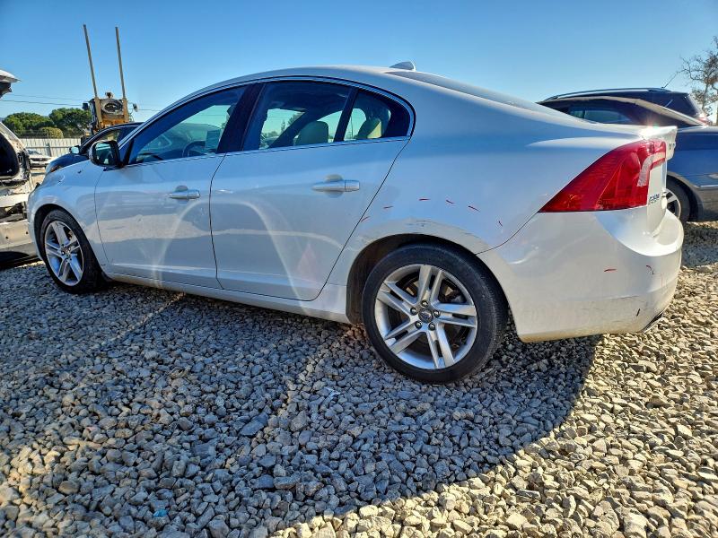 Photo 2 from auction – 2015 VOLVO S60 with VIN YV126MFK4F2357146